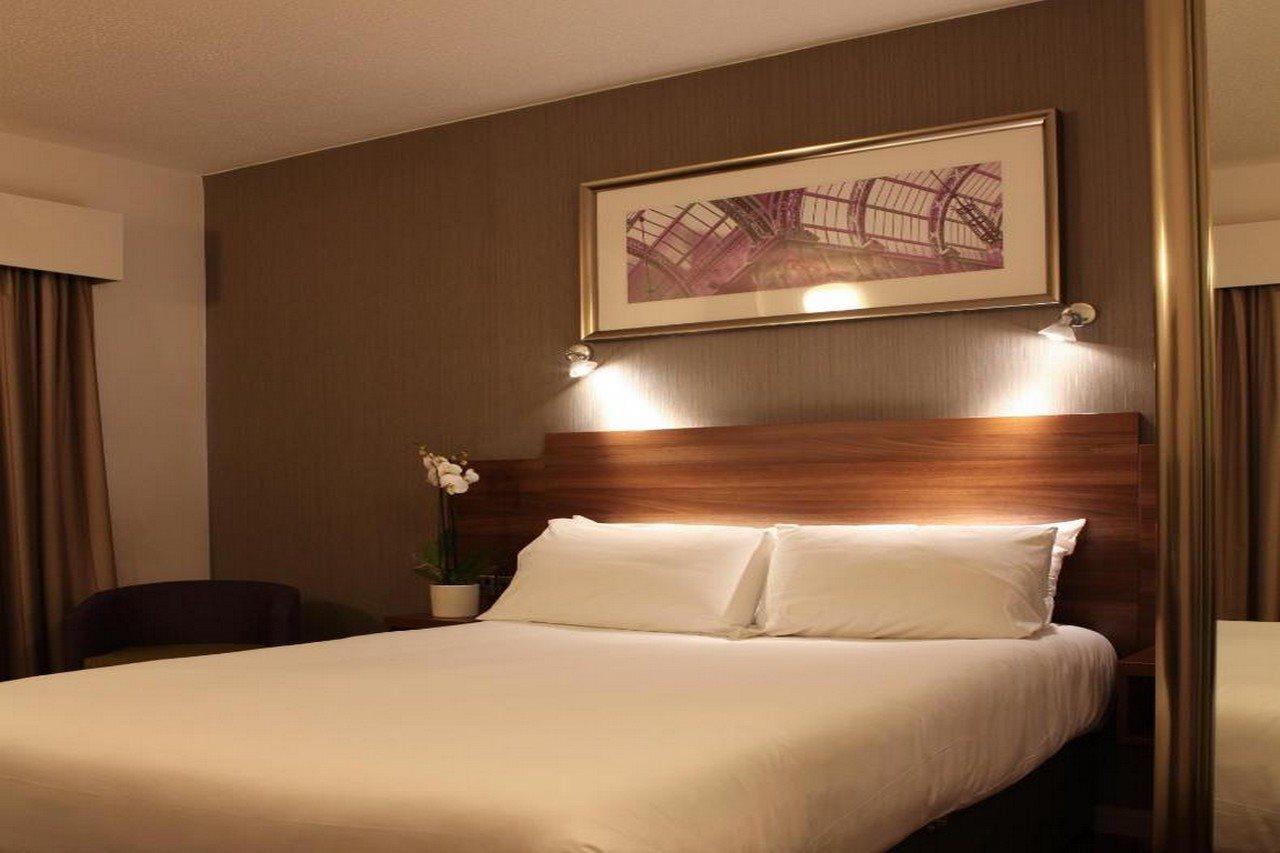 Leonardo Hotel Leeds - Formerly Jurys Inn Leeds Exteriör bild