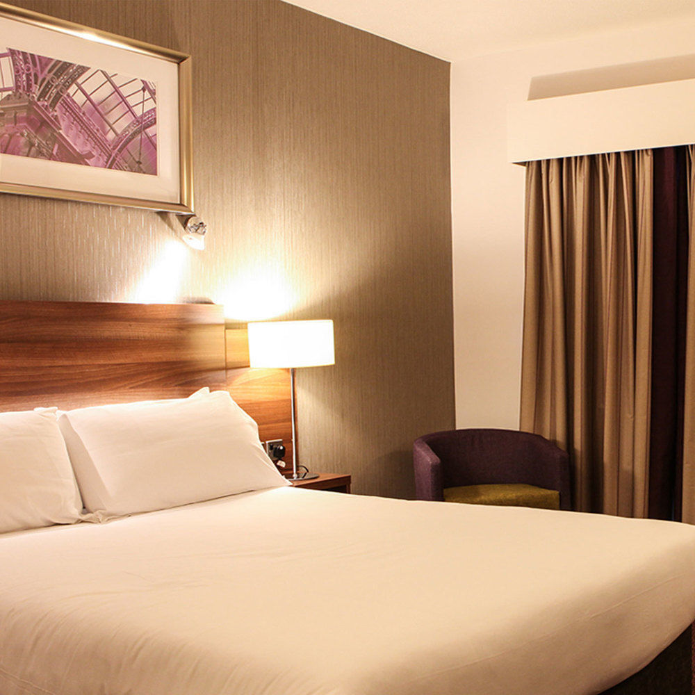 Leonardo Hotel Leeds - Formerly Jurys Inn Leeds Exteriör bild